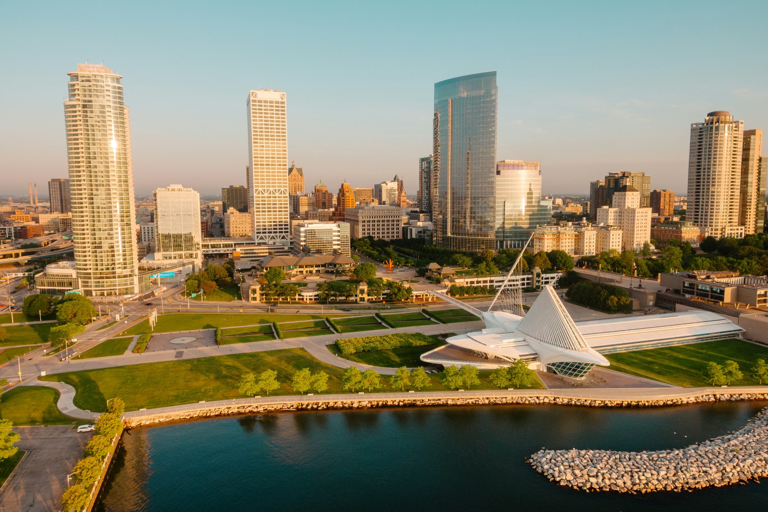 Milwaukee city skyline